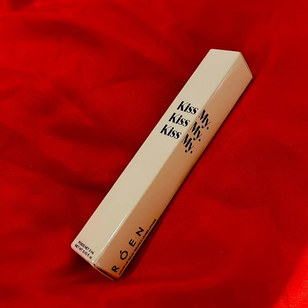 Róen liquid lip balm in color “scout”